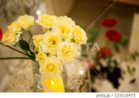 キラキラ輝くクリスマスツリー 133518473