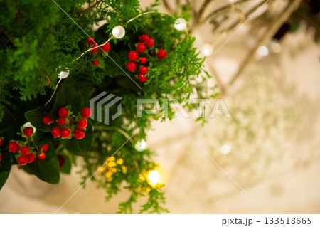 クリスマスツリーと赤い クリスマスツリーと赤い 133518665