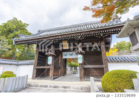 多田神社 南大門 紅葉の季節 多田神社 南大門 紅葉の季節 133519699