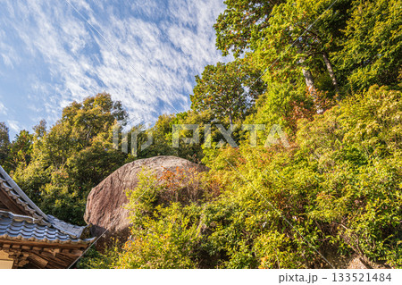 長命寺の大岩　滋賀県近江八幡市 133521484