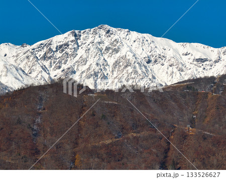 初冬の白馬岳　長野県白馬村（ドローンによる空撮） 133526627
