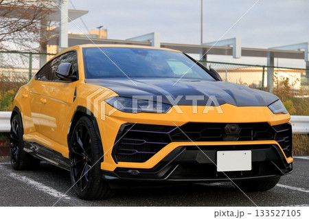 イタリア製のスポーツカー 133527105