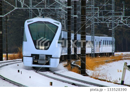 雪景色を眺めつつ超豪華特急は日光・鬼怒川へ… 東武鉄道・特急『スペーシアX』N100系 雪景色を眺めつつ超豪華特急は日光・鬼怒川へ… 東武鉄道・特急『スペーシアX』N100系 133528390