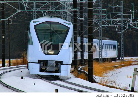 雪景色を眺めつつ超豪華特急は日光・鬼怒川へ… 東武鉄道・特急『スペーシアX』N100系 雪景色を眺めつつ超豪華特急は日光・鬼怒川へ… 東武鉄道・特急『スペーシアX』N100系 133528392