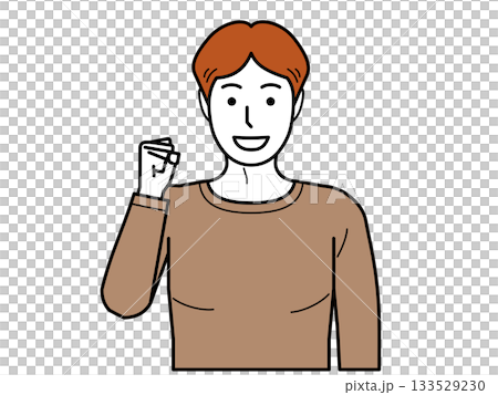 正面視角。一名身穿T恤的年輕男子揮舞著拳頭。 正面視角。一名身穿T恤的年輕男子揮舞著拳頭。 133529230