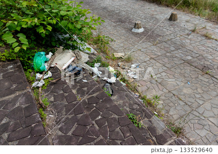 ゴミの不法投棄。 ゴミの不法投棄。 133529640