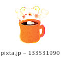 冬のほっこりイラスト　ホットドリンクで温まるクマ 133531990