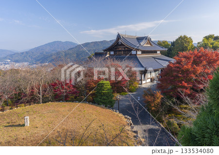将軍塚青龍殿 西展望台からの景色 紅葉の季節 将軍塚青龍殿 西展望台からの景色 紅葉の季節 133534080
