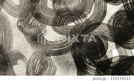 水墨画で描いた渦を巻く雲の絵、渦巻く雲間のフレームイラスト、モノクロのバナーサイズのイラスト 133534231