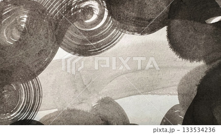 水墨画で描いた渦を巻く雲の絵、渦巻く雲間のフレームイラスト、モノクロのバナーサイズのイラスト 133534236