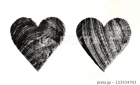 墨で描いたハートのアイコン、墨の筆跡がある掠れた線、モノクロ バナーサイズのイラスト 133534701