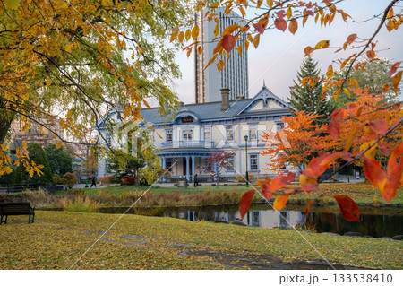 北海道 中島公園 紅葉 蓮池 秋 オータム 銀杏 もみじ 豊平館 北海道 中島公園 紅葉 蓮池 秋 オータム 銀杏 もみじ 豊平館 133538410
