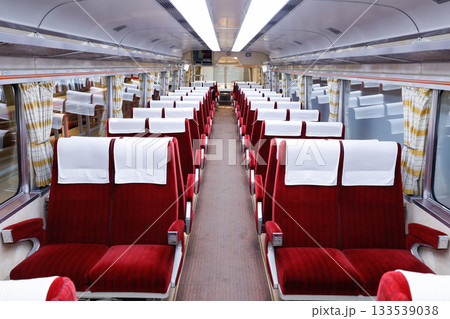 小田急3100形「NSE車」の車内(先頭車) 小田急3100形「NSE車」の車内(先頭車) 133539038
