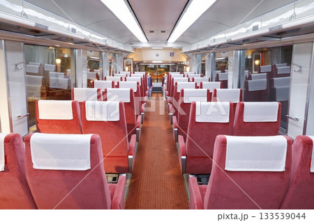 小田急10000形「HiSE車」車内（展望席） 133539044