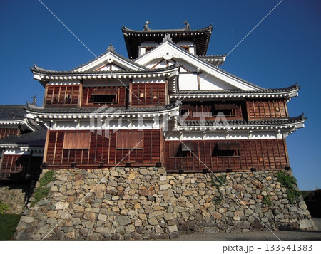 冬晴れの福知山城の天守閣 冬晴れの福知山城の天守閣 133541383
