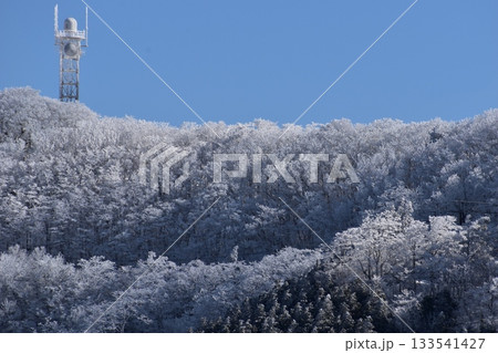 和歌山の護摩壇山からの雪景色 133541427