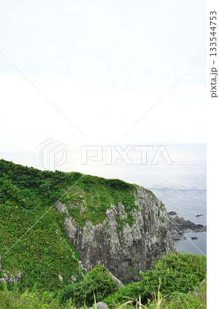 竜飛岬灯台から津軽海峡を望む(青森県) 竜飛岬灯台から津軽海峡を望む(青森県) 133544753