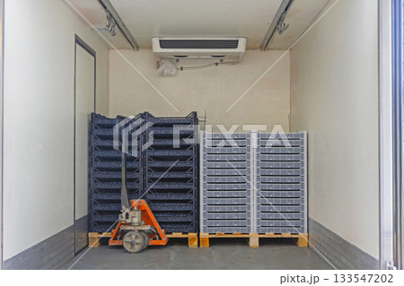 Blueberries Crates Pallet Jack Blueberries Crates Pallet Jack 133547202