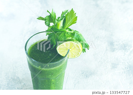 glass with green smoothie, celery and spinach, apple and kiwi, cucumber, vegetable smoothie, breakfast, homemade, no people, glass with green smoothie, celery and spinach, apple and kiwi, cucumber, vegetable smoothie, breakfast, homemade, no people, 133547727