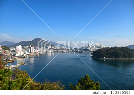【韓国/麗水市】突山(ドルサン)大橋から見た麗水の風景 133556592