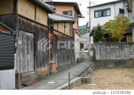 【和歌山県橋本市】大和街道へと通じる路地裏の風景 【和歌山県橋本市】大和街道へと通じる路地裏の風景 133556596