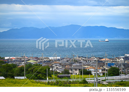 【大阪府泉南郡】岬町の高台から望む大阪湾と淡路島 【大阪府泉南郡】岬町の高台から望む大阪湾と淡路島 133556599