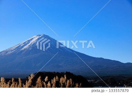 大石公園から見る新年の富士山と青空 大石公園から見る新年の富士山と青空 133557870
