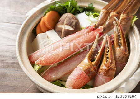 料理前の蟹鍋 133558264