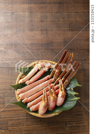 半解凍のズワイガニ 133558415