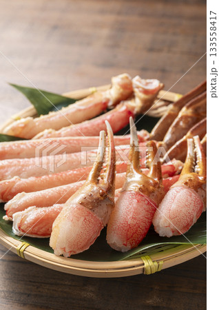 半解凍のズワイガニ 133558417