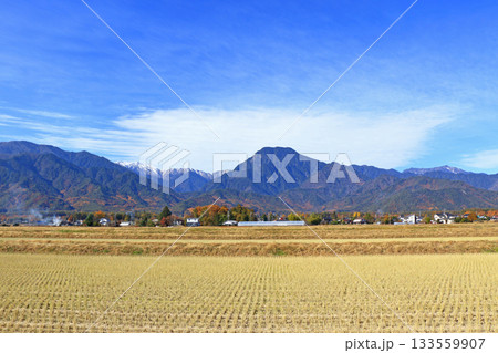 晩秋の安曇野 田園と北アルプス 晩秋の安曇野 田園と北アルプス 133559907