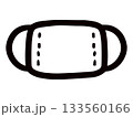 白い布マスクのシンプルな手書きイラスト 133560166