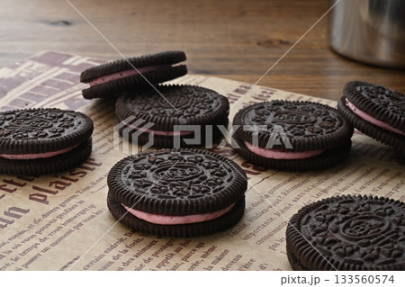 オレオ いちごクリーム オレオ いちごクリーム 133560574