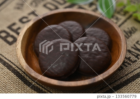 チョコをまとった贅沢ブラックムーン 133560779