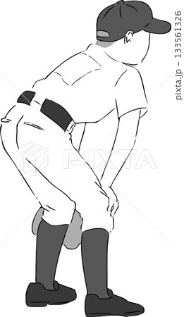 膝に手を置いている野球選手 133561326