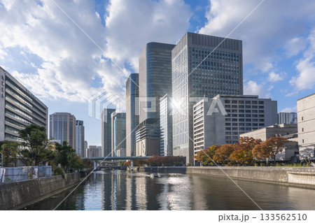 大阪都市風景 淀屋橋から大阪中之島の風景 大阪都市風景 淀屋橋から大阪中之島の風景 133562510