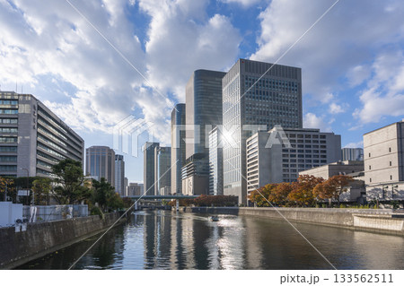 大阪都市風景 淀屋橋から大阪中之島の風景 大阪都市風景 淀屋橋から大阪中之島の風景 133562511