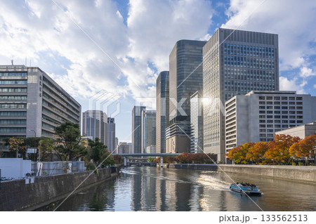 大阪都市風景 淀屋橋から大阪中之島の風景 大阪都市風景 淀屋橋から大阪中之島の風景 133562513