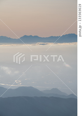 長野県 志賀高原 横手山山頂付近からの美しい眺め 長野県 志賀高原 横手山山頂付近からの美しい眺め 133563619