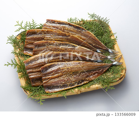 さんまの味醂干しのざる盛り 133566009
