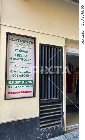 ニースの古着屋さん 133566965