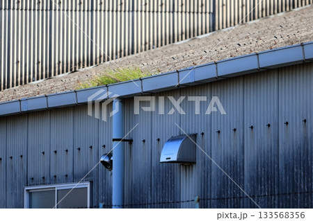 工場の外壁 133568356