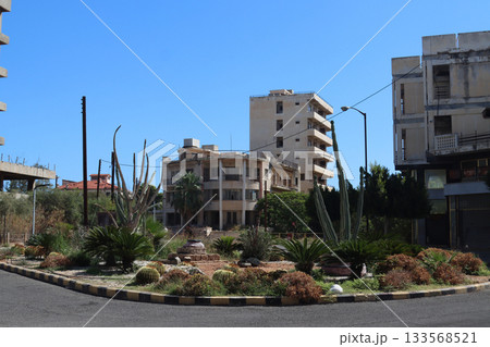 Cipro, famagusta,area militare abandoned building window showing decay in varosha famagusta cyprus 133568521