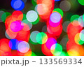 カラフルな玉ボケのイルミネーション 133569334