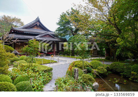 京都大原寂光院の庭園 133569859