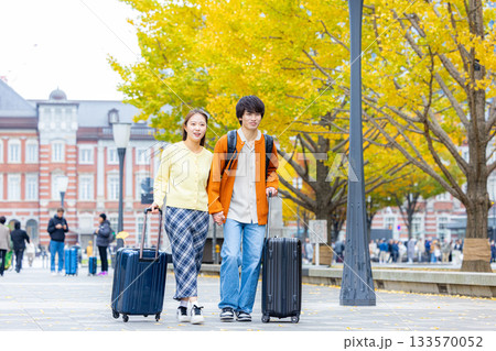 東京に旅行に来たカップル 秋 東京に旅行に来たカップル 秋 133570052