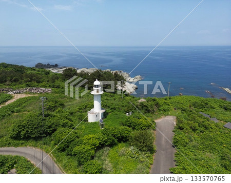 青森　深浦　大戸瀬埼灯台（ドローン撮影） 133570765