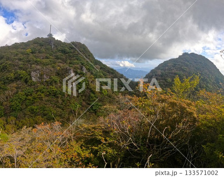 榛名山孫岳からの雄岳と雌岳 榛名山孫岳からの雄岳と雌岳 133571002