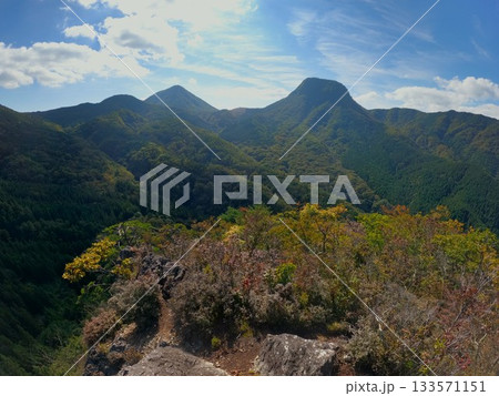 榛名山獅子岩岳からの蛇ヶ岳・榛名富士・烏帽子ヶ岳 榛名山獅子岩岳からの蛇ヶ岳・榛名富士・烏帽子ヶ岳 133571151