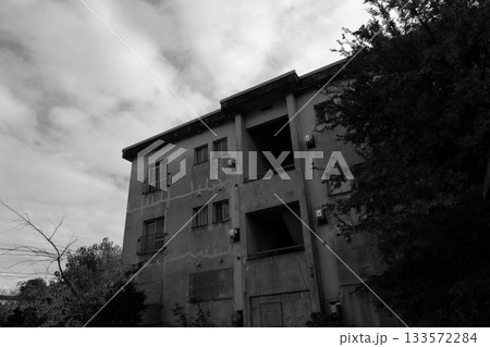 放置された廃団地 133572284